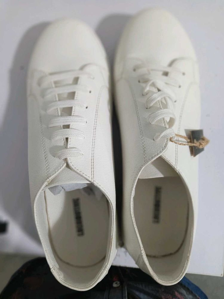 White Leather Casual Sneakers