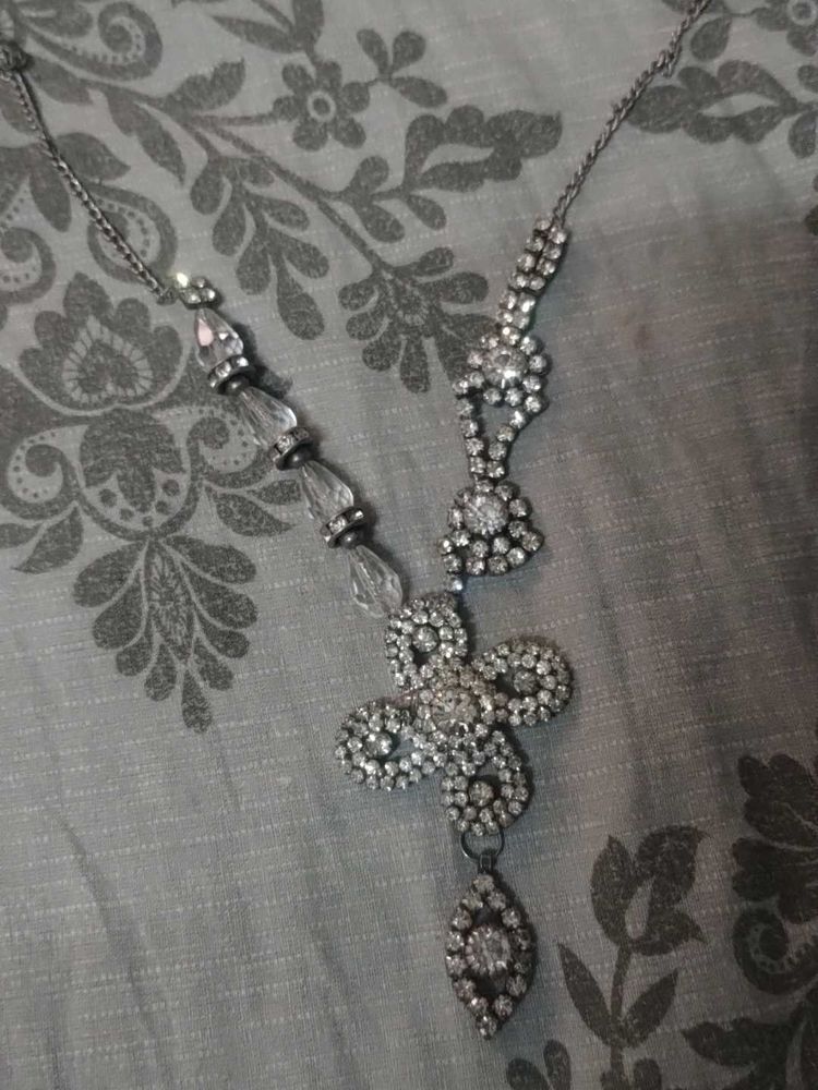 Sparkling Rhinestone Statement Necklace