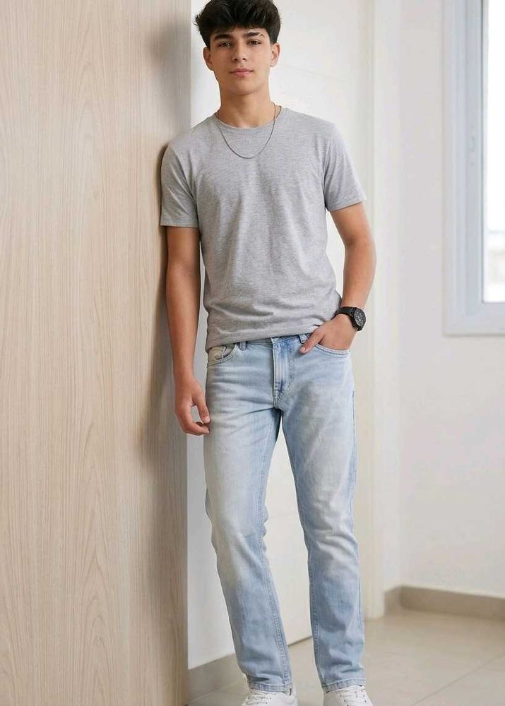 Light Wash Relaxed Fit Jeans
