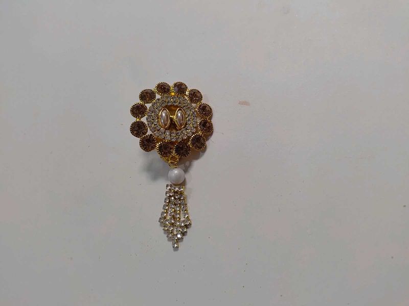 saree pin Elegant Brooch with Pearl Tassel