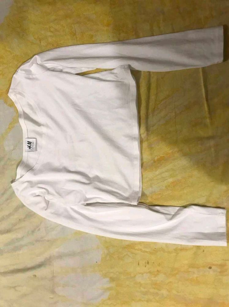 H&amp;M White Long Sleeve Crop Top