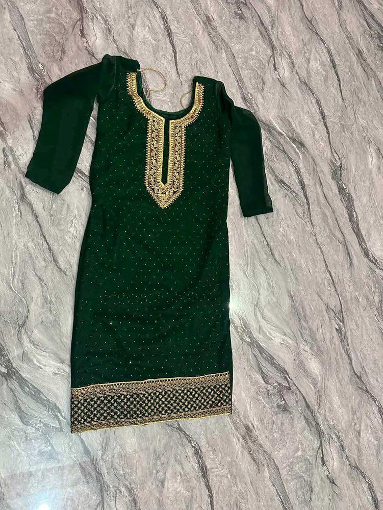 Elegant Emerald Kurta with Gold Embellishments