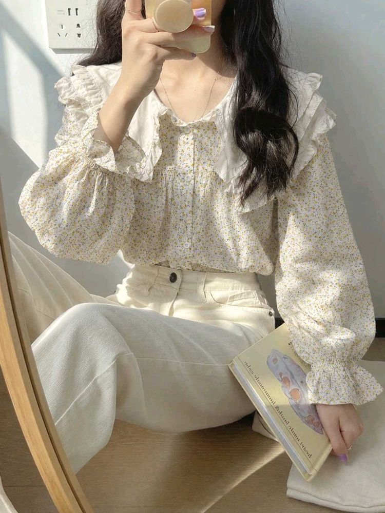 New with tag Vintage Floral Puff Sleeve Blouse