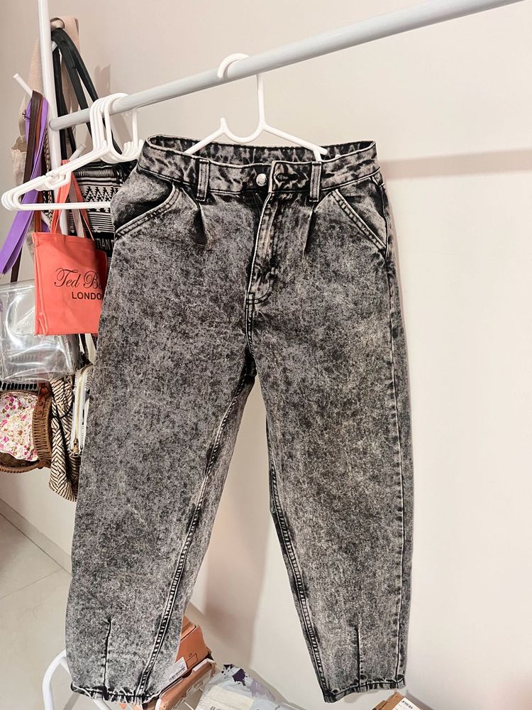 Acid Wash Baggy Jeans