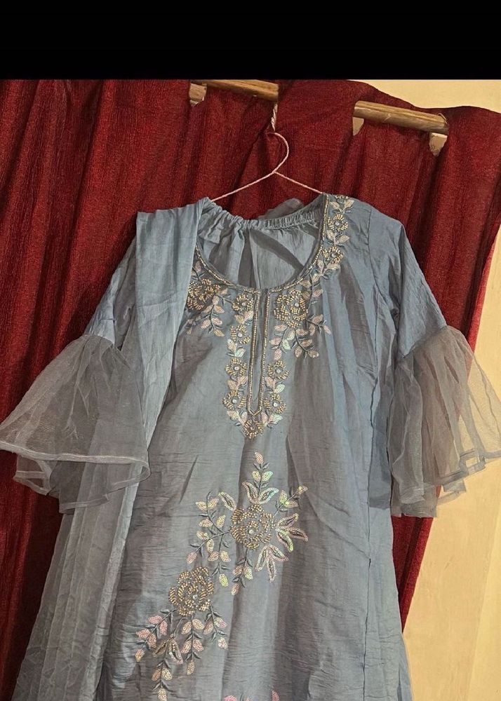 Elegant Blue Embroidered Kurta