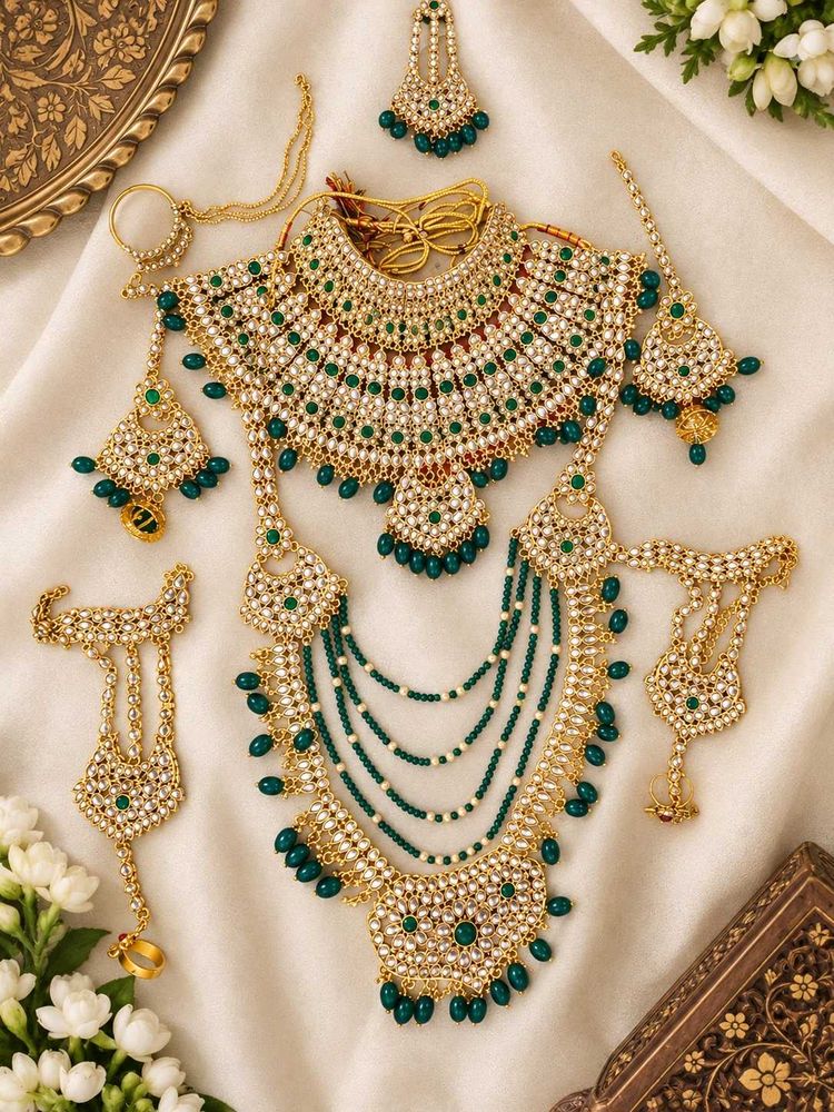 Intricate Emerald &amp; Gold Indian Bridal Jewellery S
