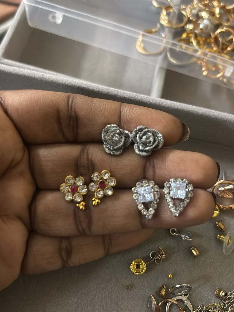 Elegant Stud Earrings Set