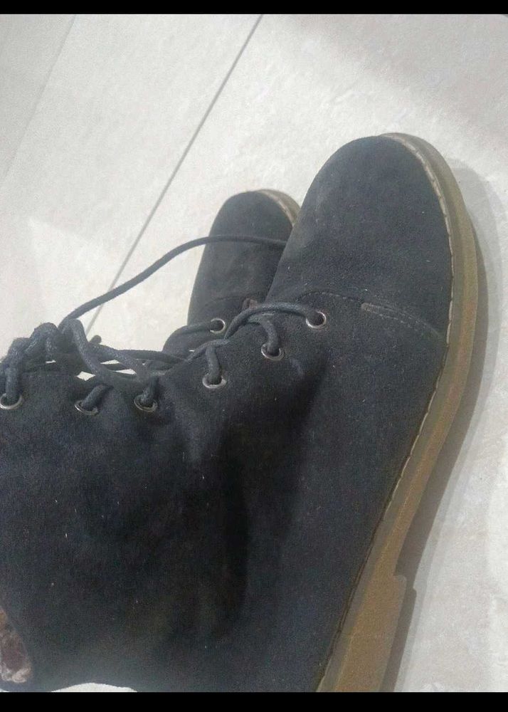 Black Lace-Up Boots