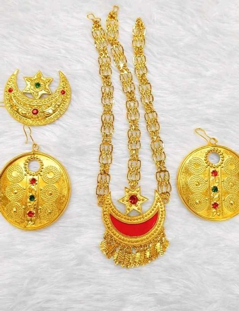 Exquisite Gold Toned Ethnic Jewellery Set