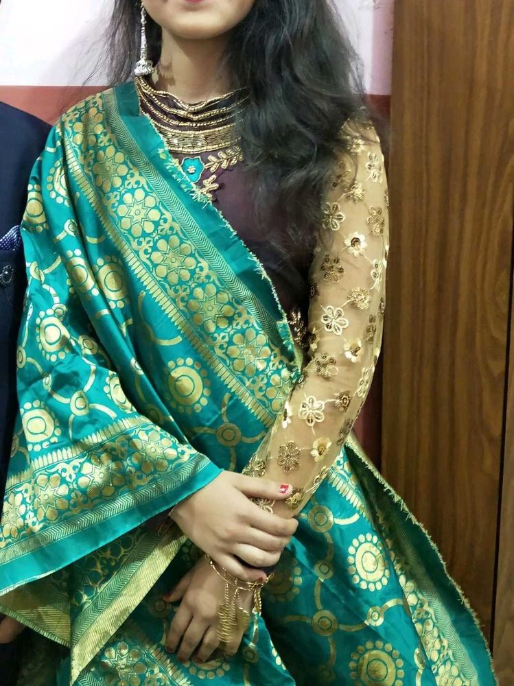 Green Banarasi duppata💚