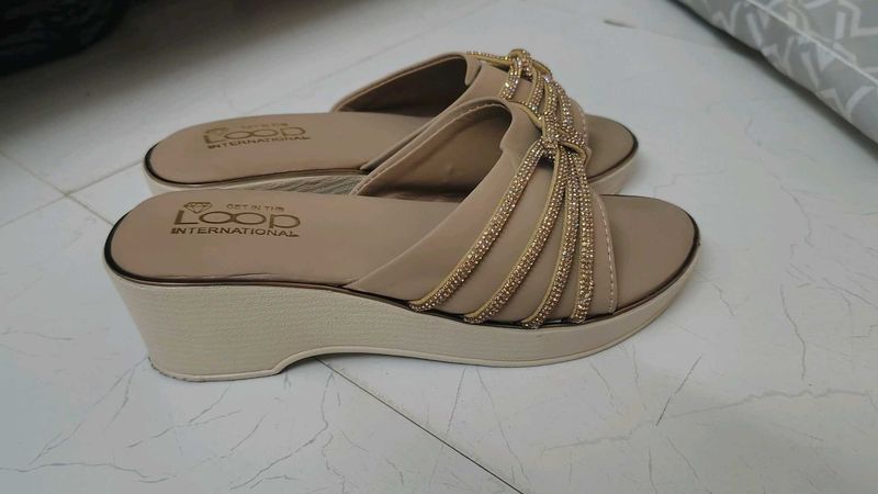 Stylish Wedge Sandals with Embellishments