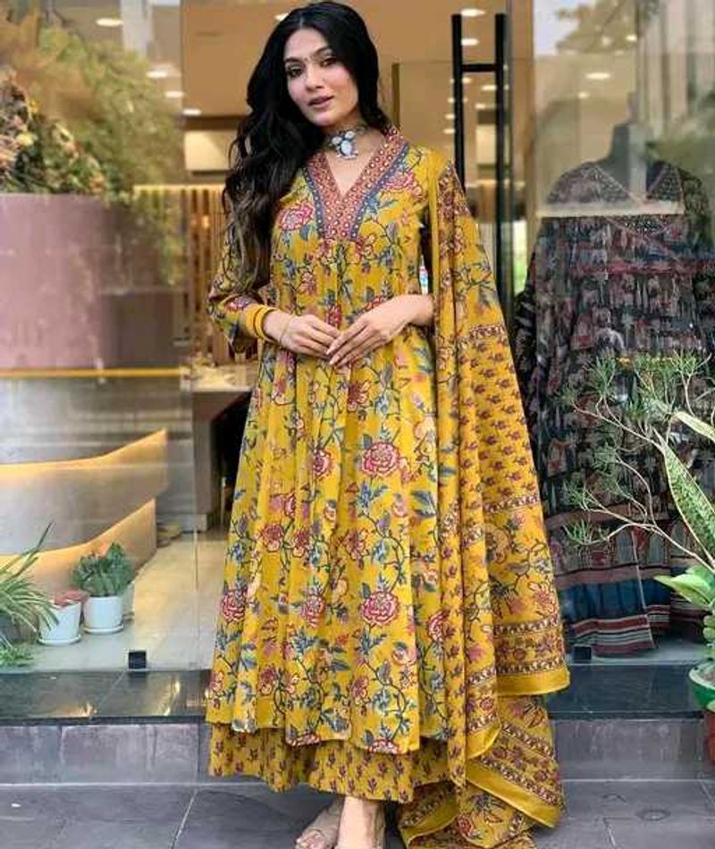 Beautiful Yellow Floral Kurta Set