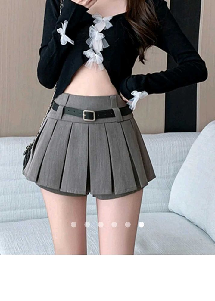 Pleated Mini Skirt with Belt Dark academia vibes