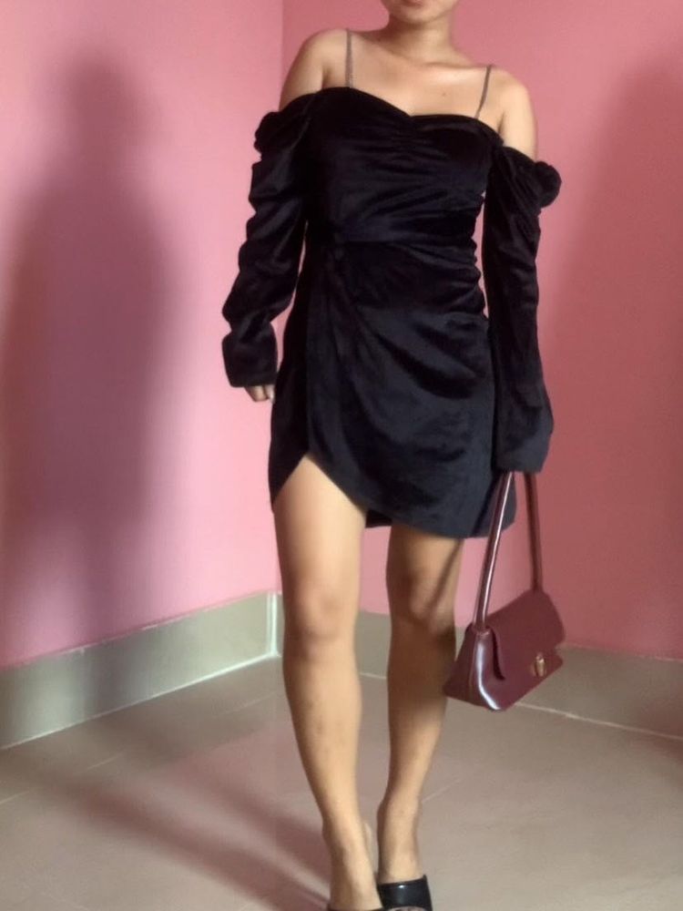 Chic Black Velvet Mini Dress