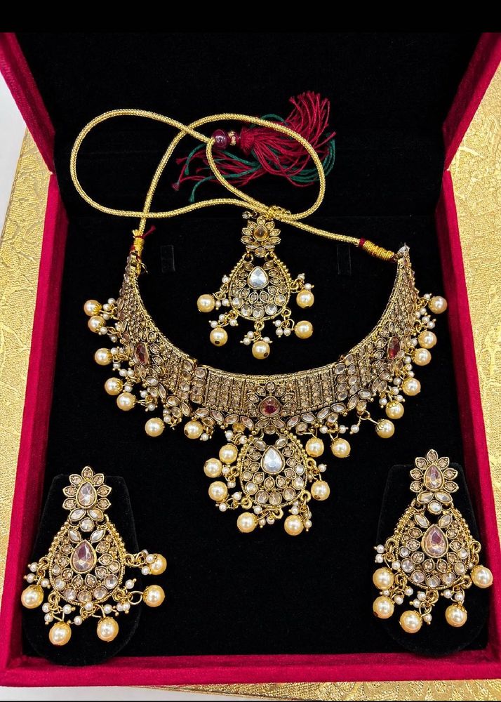 Antique Gold Kundan Necklace Set