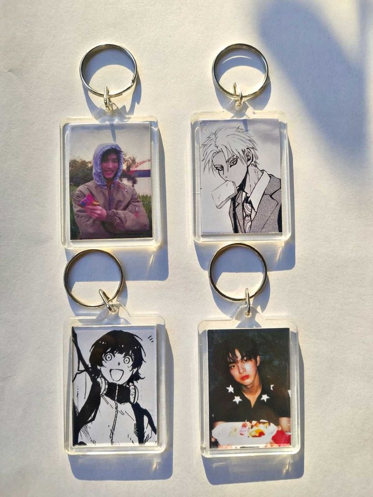 Anime &amp; K-Pop Inspired Keychain Set