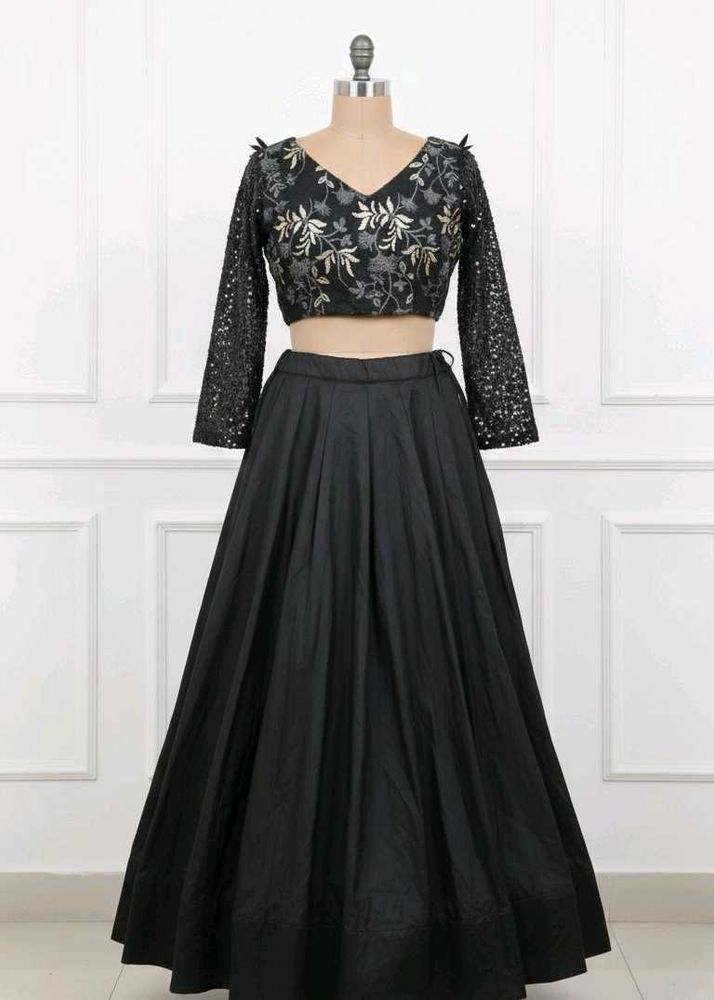 Beauty in black 😍