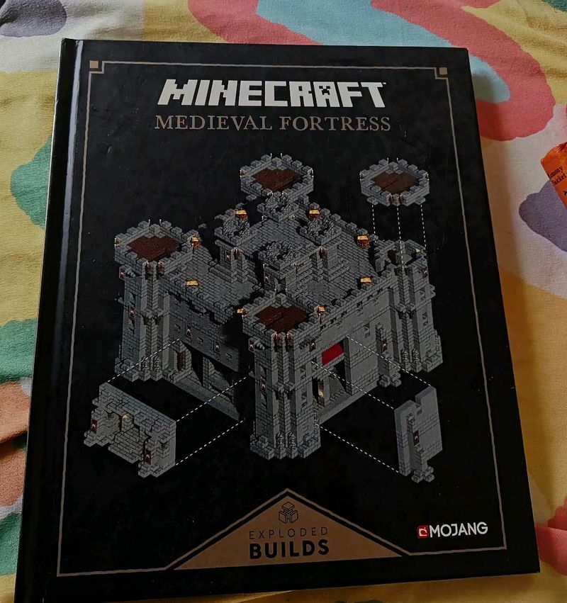 Minecraft Medieval Fortress Exploded Builds Book