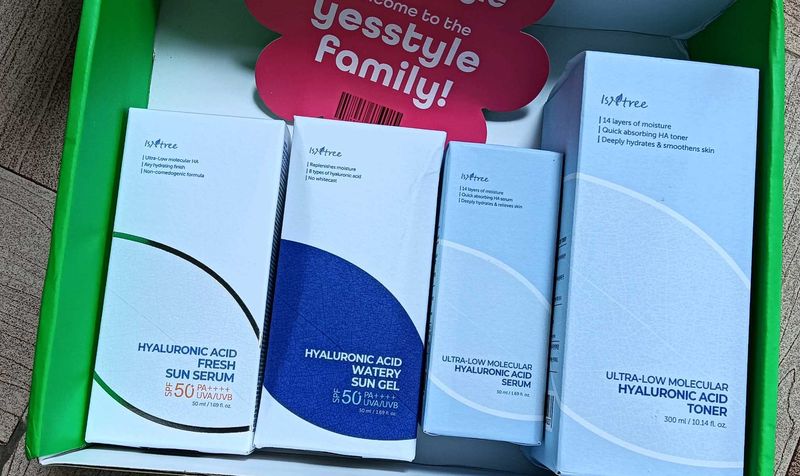 Isntree Hyaluronic Acid Skincare Set
