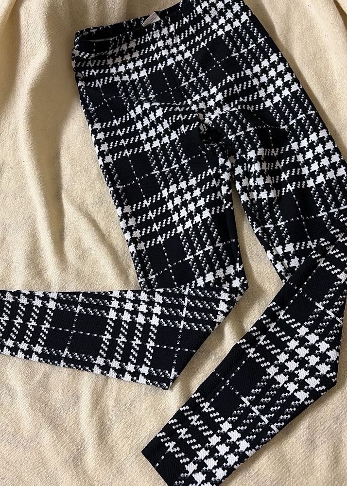 〰️CLASSIC PLAID GYM LEGGINGS 〰️