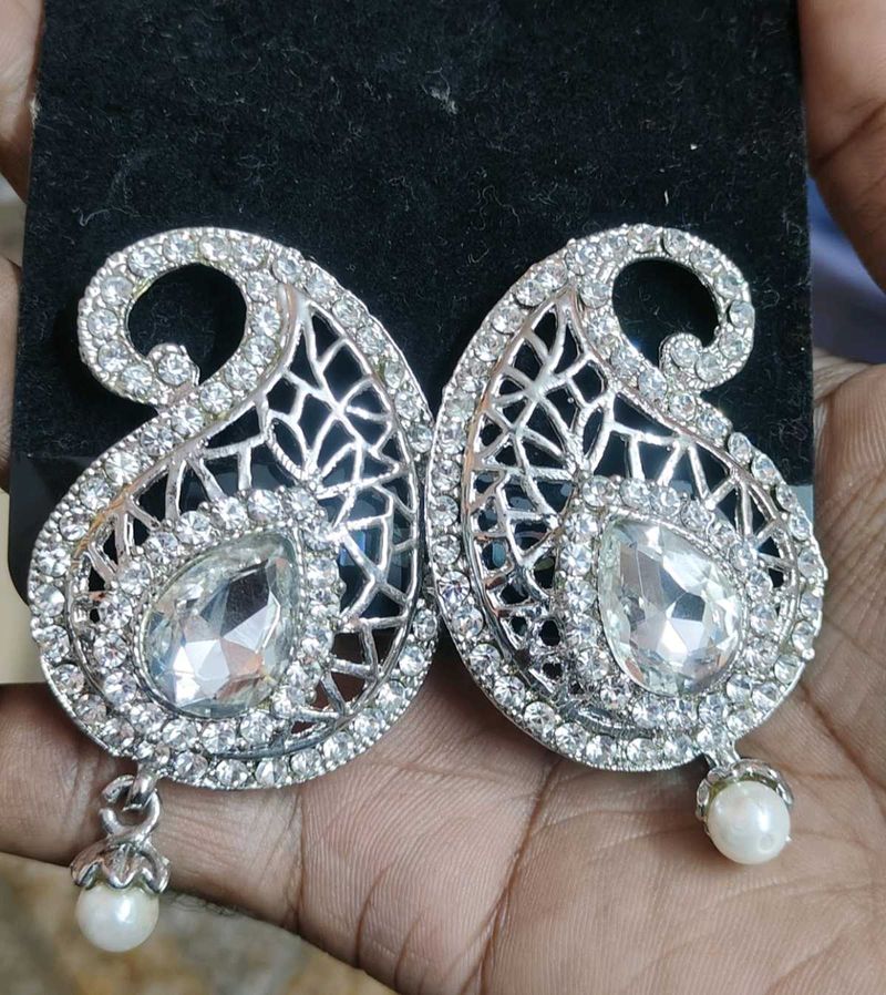 SStylish Crystal Pearl Drop Earrings