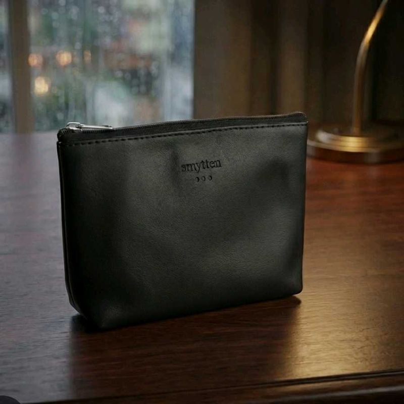 vegan leather pouch -Black