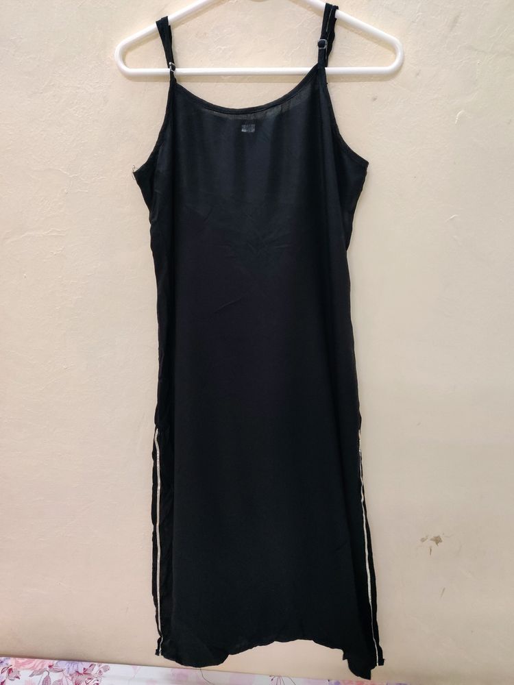 Black Sleeveless Kurta And Pants