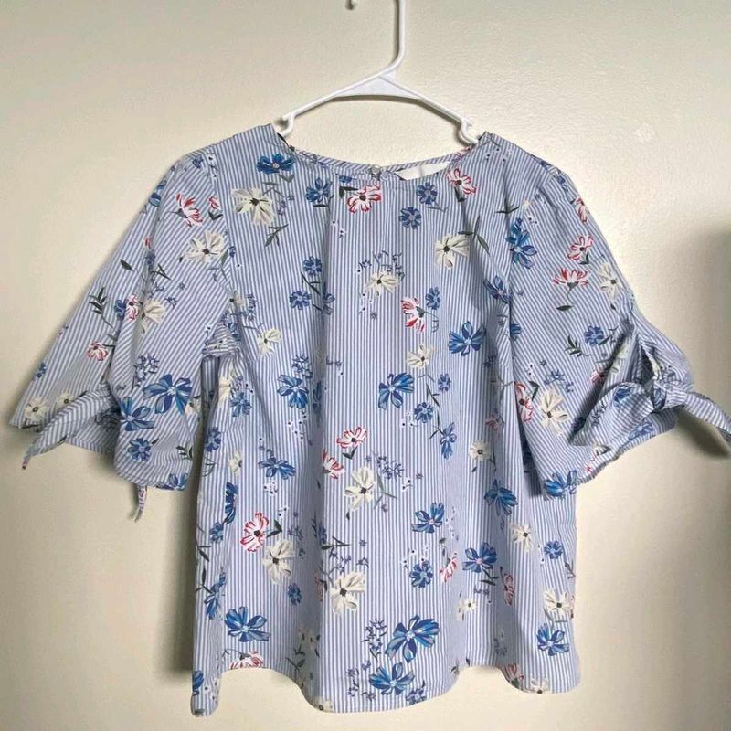Chic H&amp;M   Striped Floral Bell Sleeve Tops 🌺