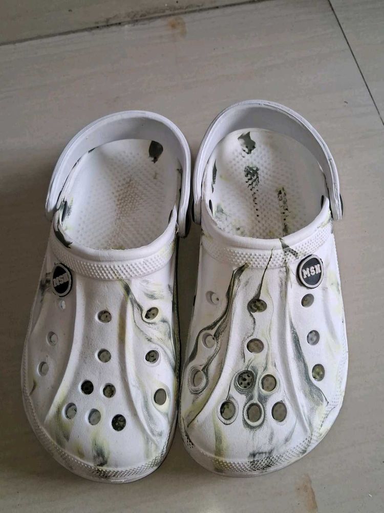 Stylish White Swirl Clogs