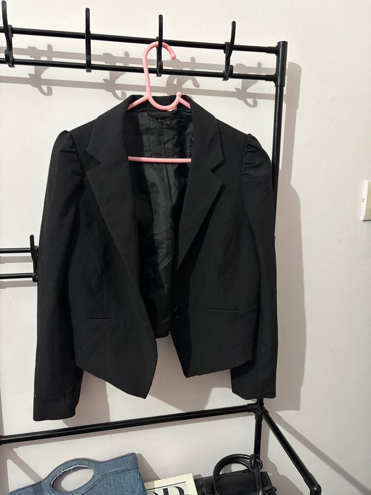 Chic Black Blazer