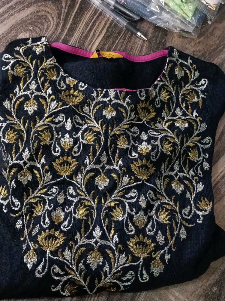 Embroidered  straight kurti