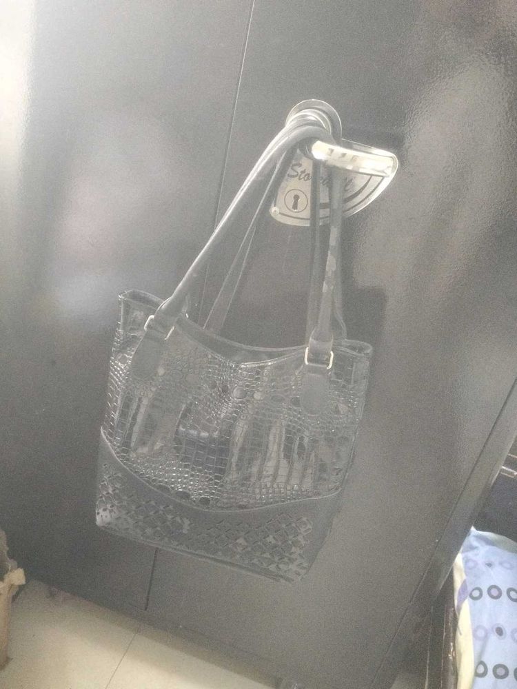 Chic Black Textured Handbag