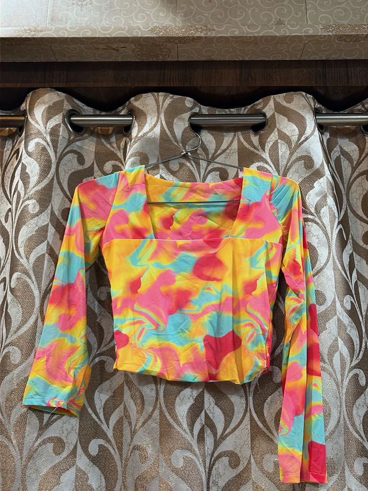 Vibrant Tie-Dye Long Sleeve Crop Top