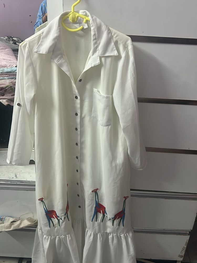 Chic White Giraffe Print Dress