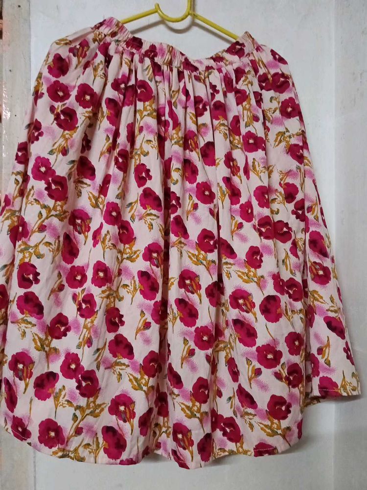 Beautiful Short Skirt With Top