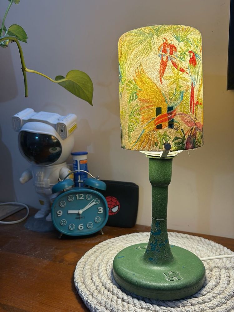 Vintage Tropical Parrot Table Lamp