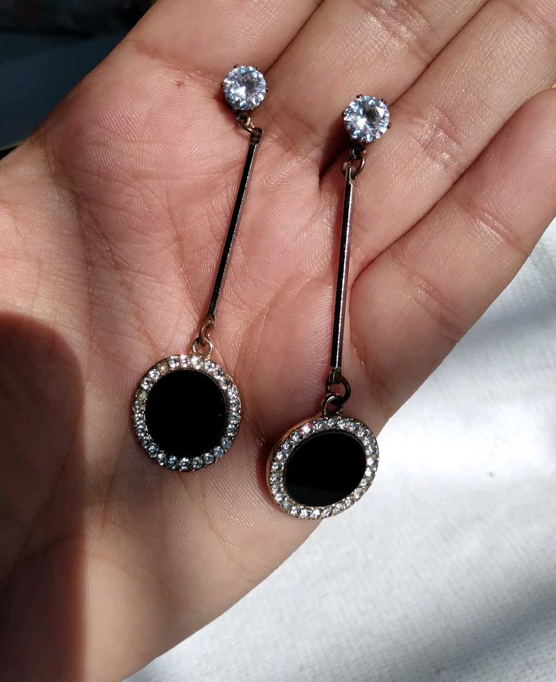 Elegant Black &amp; Crystal Drop Earrings