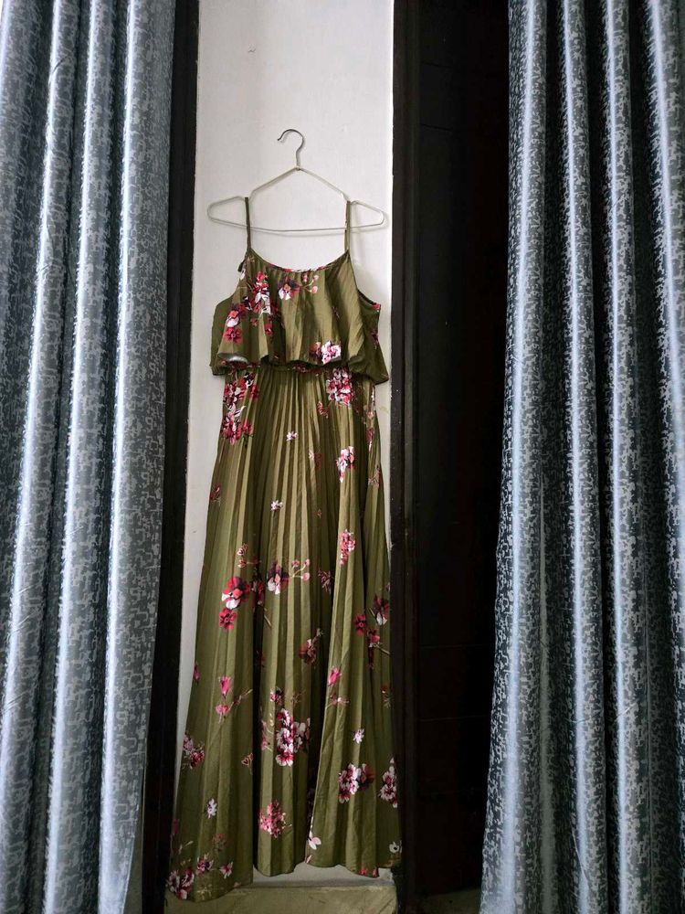Olive Floral Pleated Maxi Dress bust 36