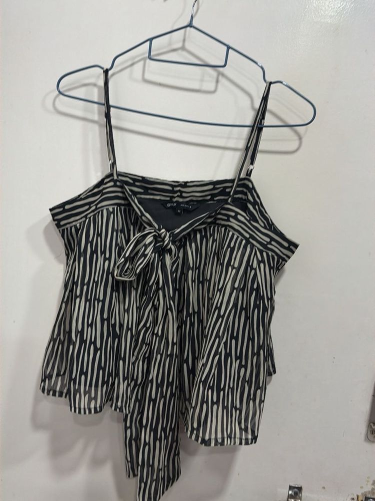 Stylish Black &amp; White Striped Tie-Front Top