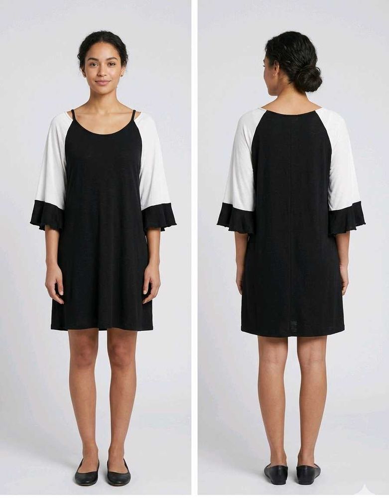Chic Black &amp; White Raglan Dress