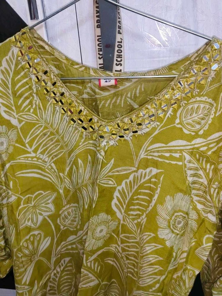 Stylish Green Floral Kurta