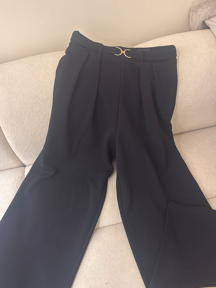 Chic Black Wide-Leg Pants with Gold Buckle