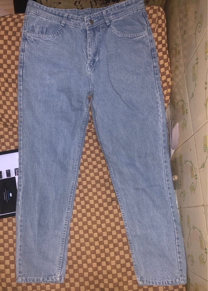 Brand New Jeans Mom Fit