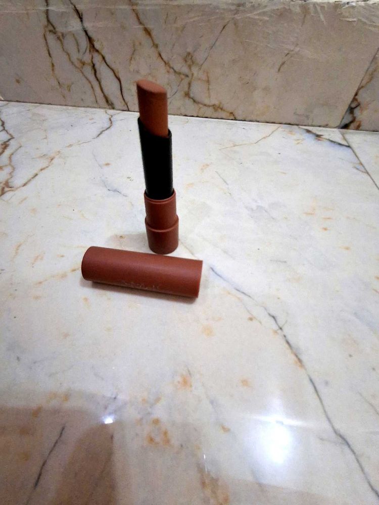 MARS peach and nudes lipstick