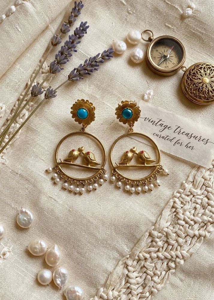 Charming Bird Design Hoop Earrings