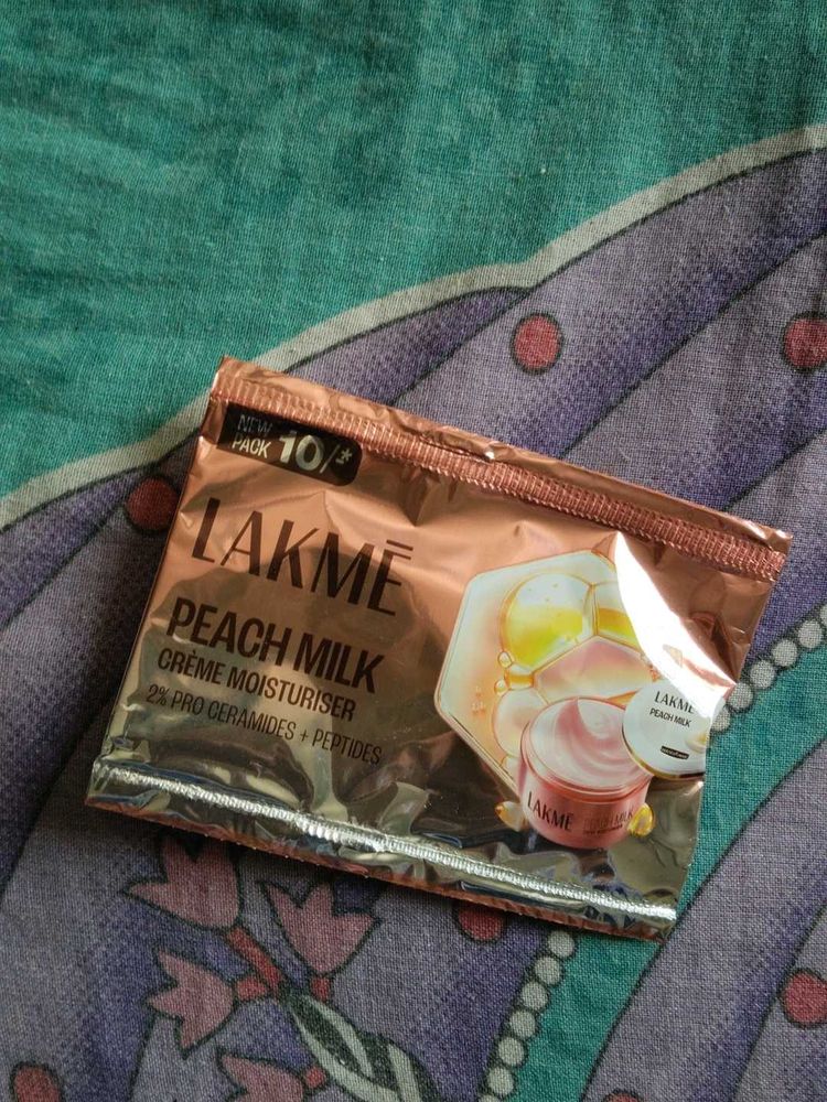 Lakme Peach Milk Creme Moisturiser