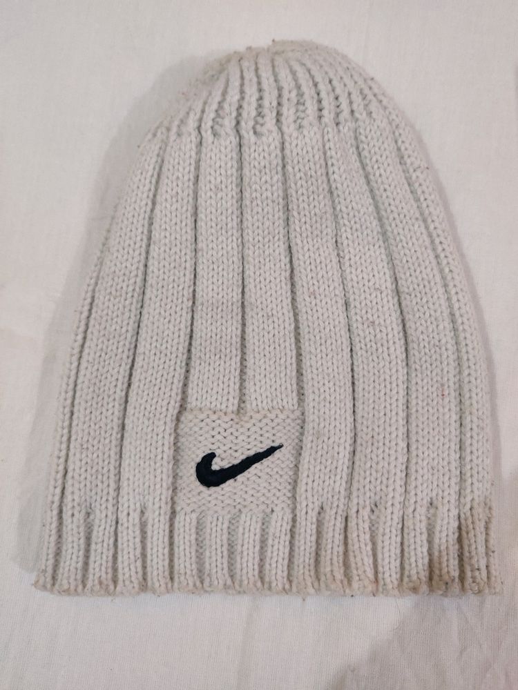 Men Used Wool Cap In White Color Good Condition