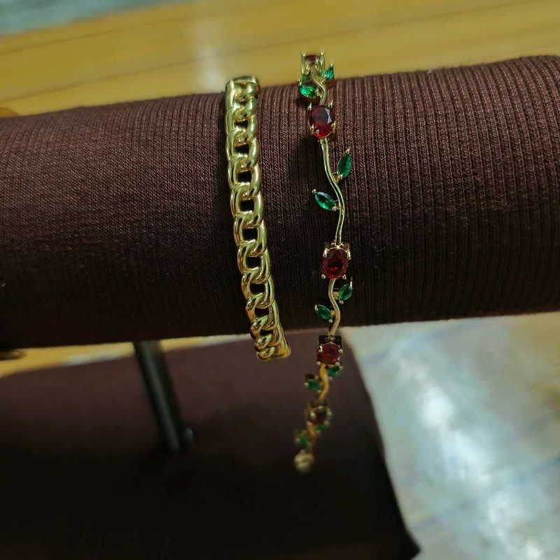 Elegant Gold Bracelet with Gems