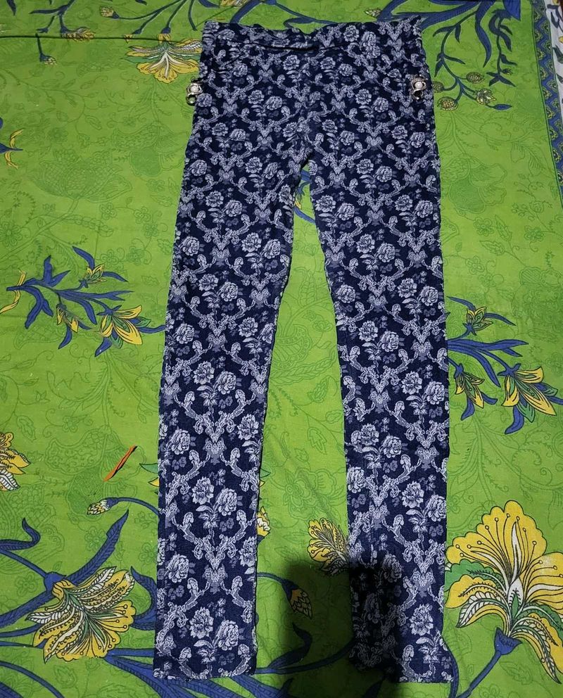 Stylish Blue Floral Print Jegging Pants