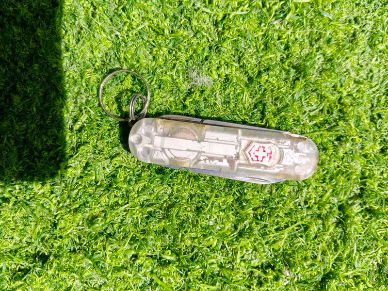 VICTORINOX SIGNATURE LITE – TRANSPARENT WHITE / SI